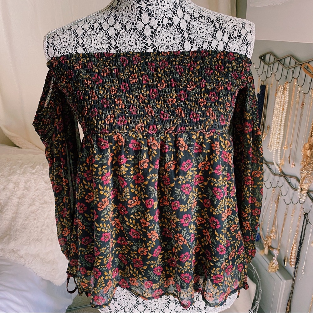 American Eagle Off the Shoulder Top